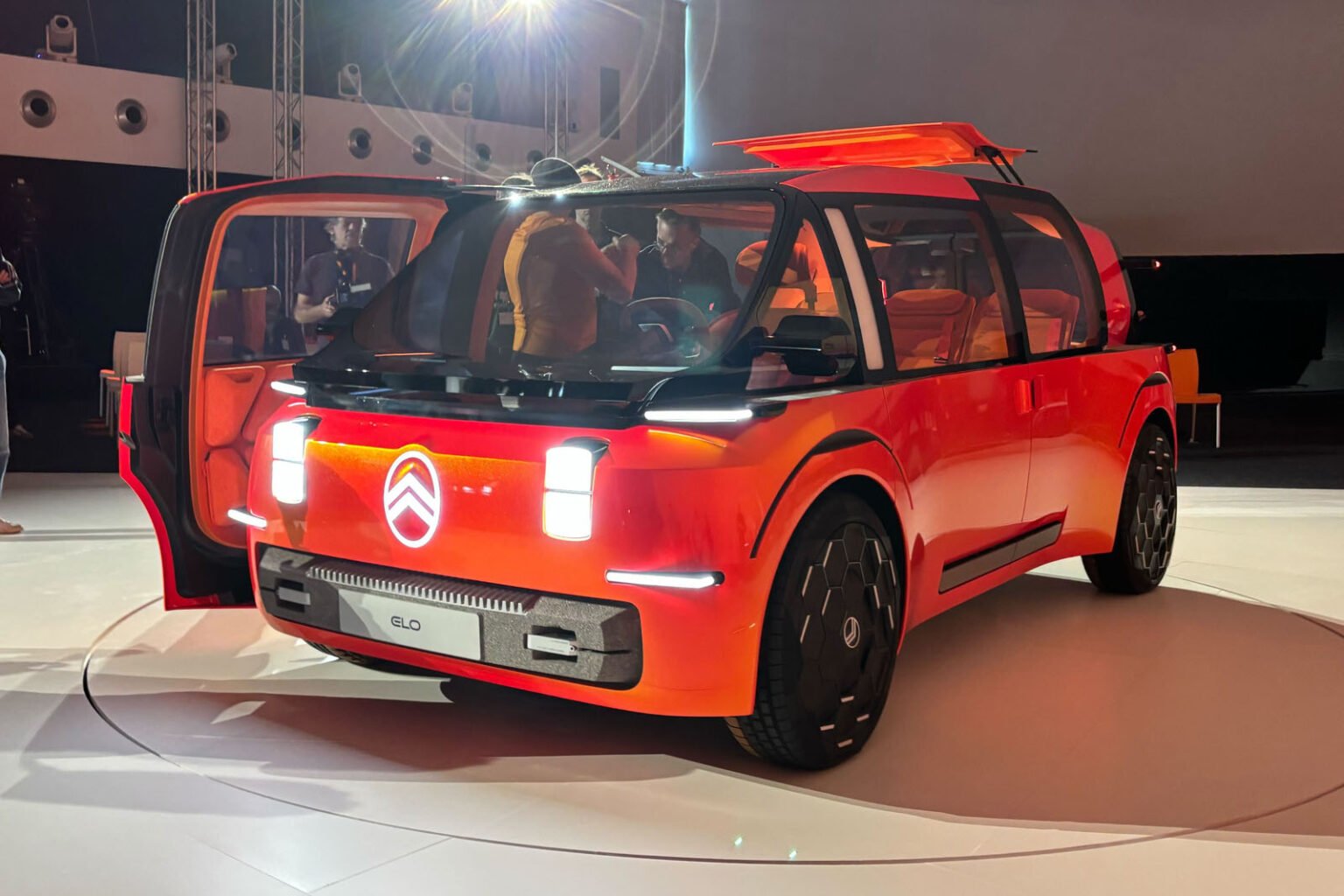 Citroen rethinks small cars with tiny six-seat supermini