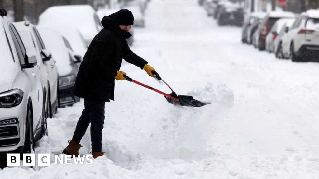 At least seven dead and 800,000 without power as major winter storm hits US