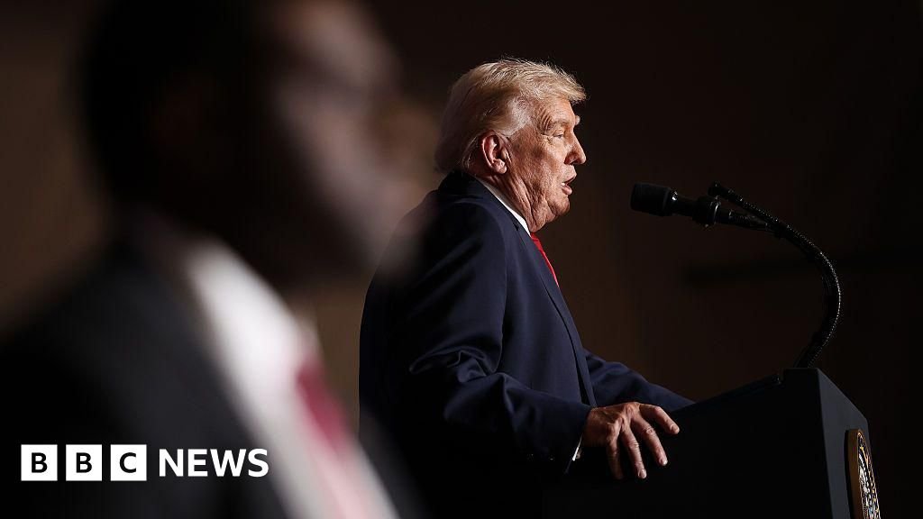 Trump says government will ‘de-escalate’ in Minnesota following Pretti shooting