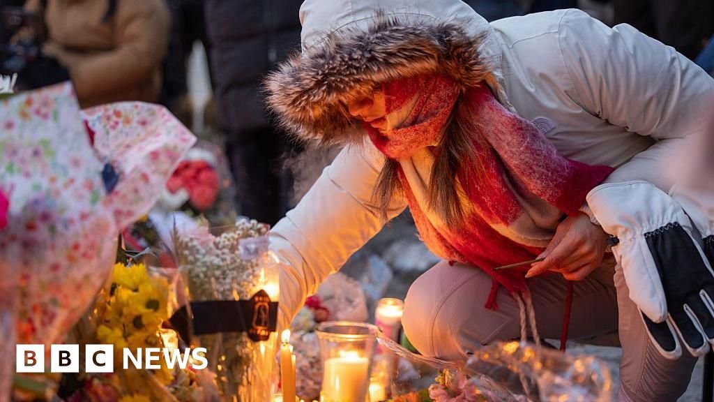 Minneapolis protesters march against ICE as governor urges Trump to remove agents