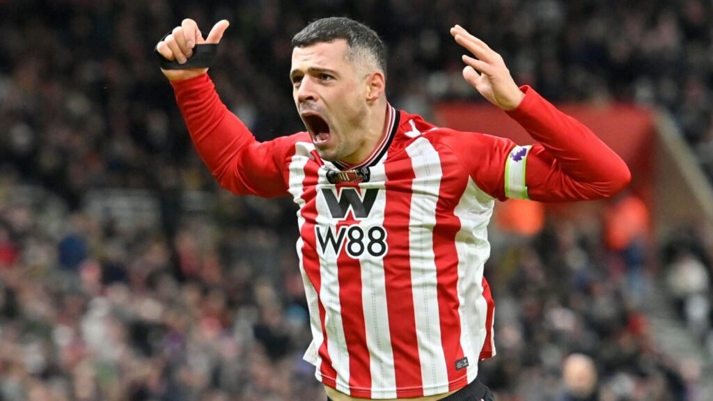 Arsenal handed title advantage but Man City and Sunderland show the right way to do a 0-0