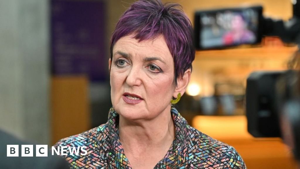 Justice secretary found to have breached ministerial code