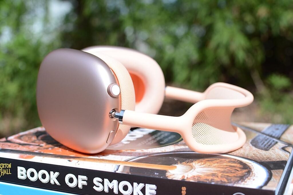 ASUS ZenBook A16, AirPods Max 2, Sonos Play and LG Sound Suite